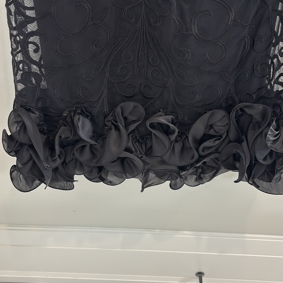 Gently used evening dress - Picture 3 of 5